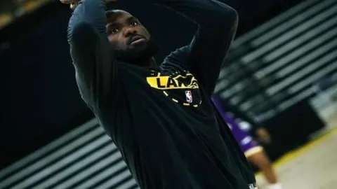 NBA11月13日揭晓月度最佳球员：匠心独运，技艺超群